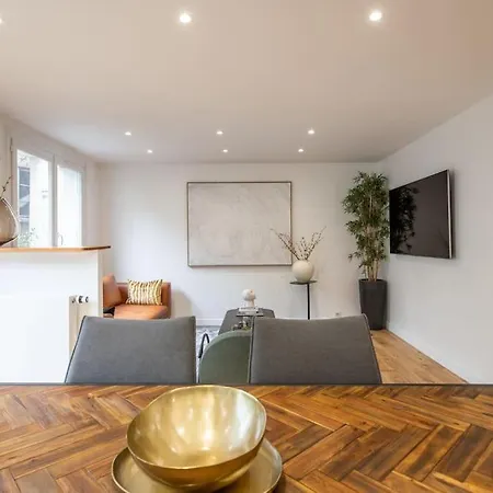 Rollin - Beautiful Renovated Flat In The Heart Of