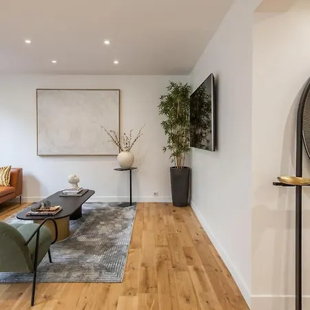 Appartement Rollin - Beautiful Renovated Flat In The Heart Of Parijs
