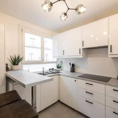 Rollin - Beautiful Renovated Flat In The Heart Of Parijs