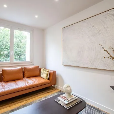 Appartement Rollin - Beautiful Renovated Flat In The Heart Of Parijs